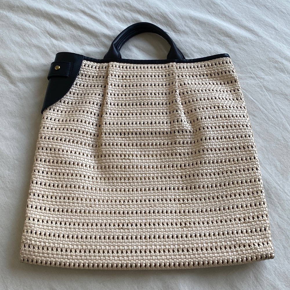 La Mayle summer shopper.  The chicest bag!